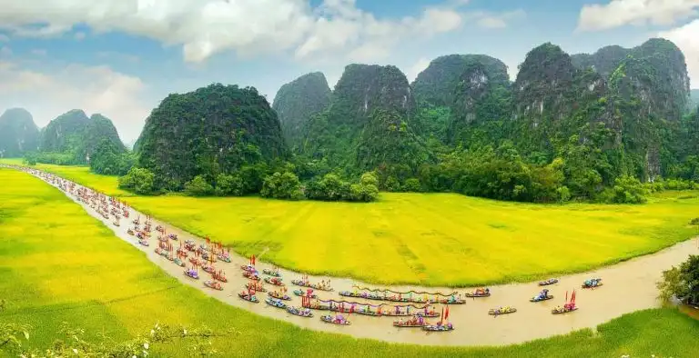 Excursion to Trang An & Hoa Lu