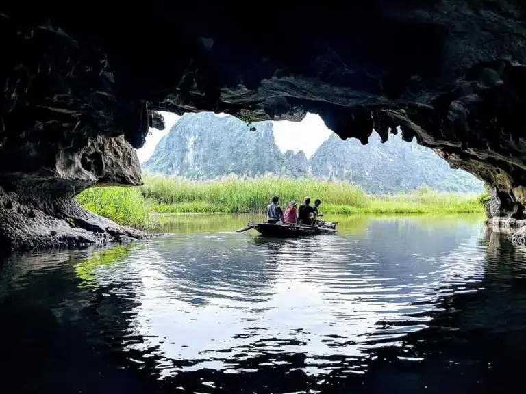 Hoa Lu and Trang An Day Tour