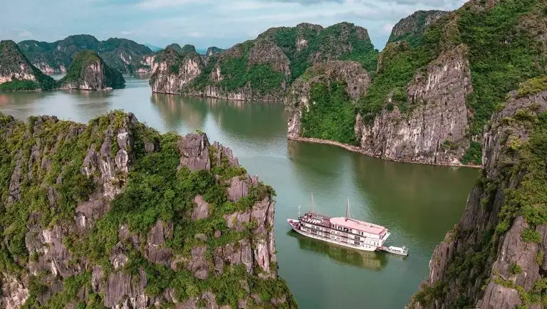 Lan Ha Bay Day Tour from Hanoi